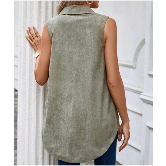 06  Solid Button Down Pockets Vest - Picture 4 of 4